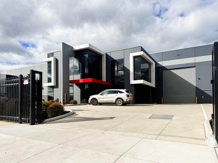 Click to view all images 11 Precision Drive Pakenham VIC 3810 - Image 2