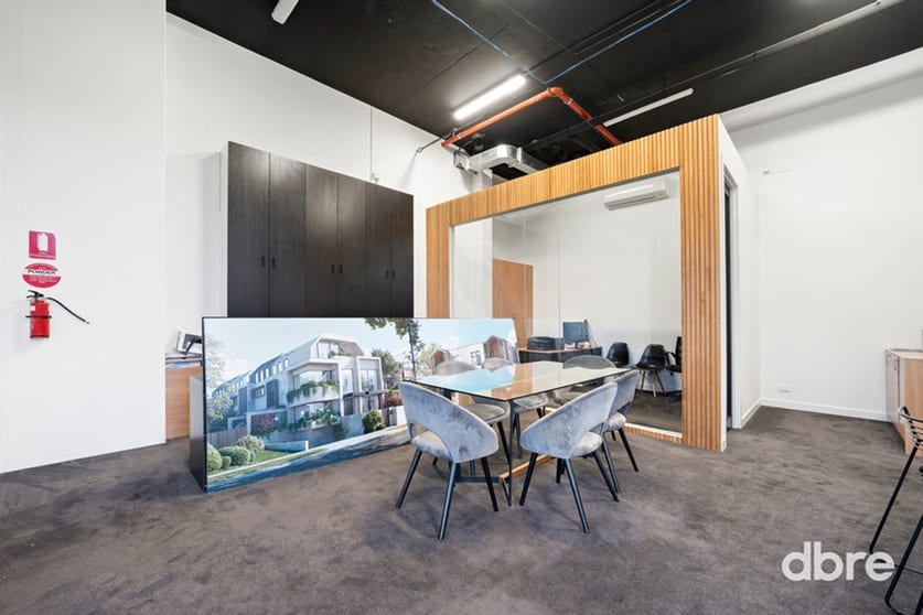 Click to view all images 215A Chesterville Road Moorabbin VIC 3189 - Image 2