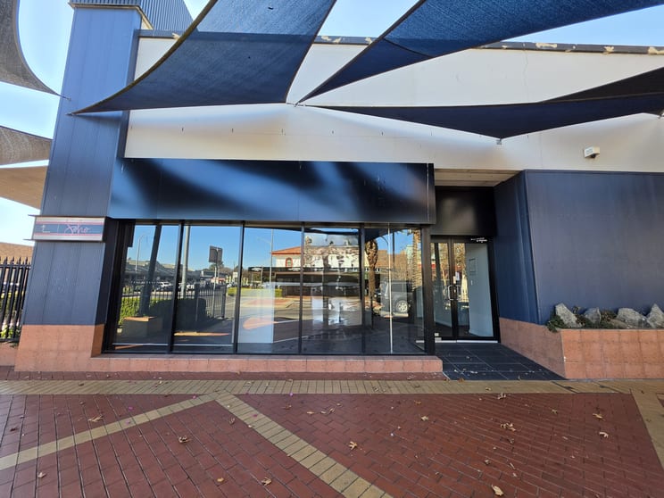 Click to view all images 266 - 268 Peel Street Tamworth NSW 2340 - Image 1
