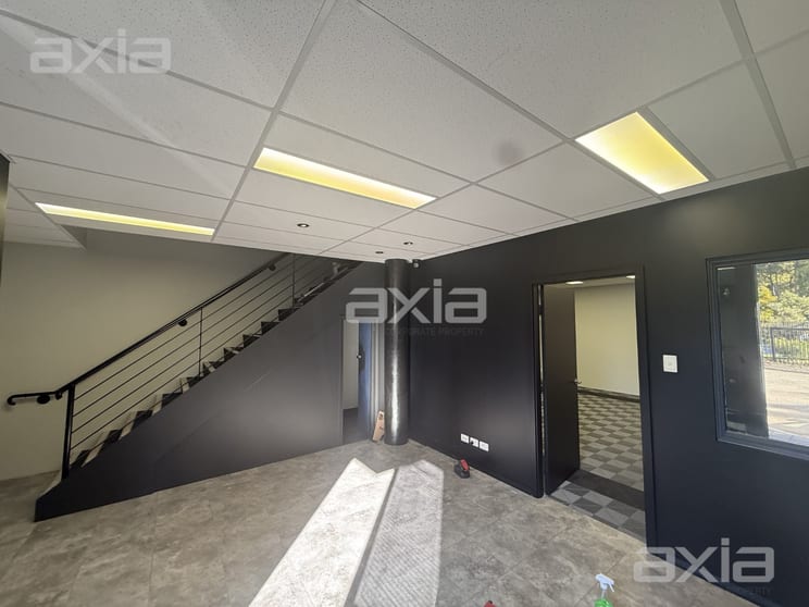 Click to view all images 1/32 Bushland Ridge Bibra Lake WA 6163 - Image 2