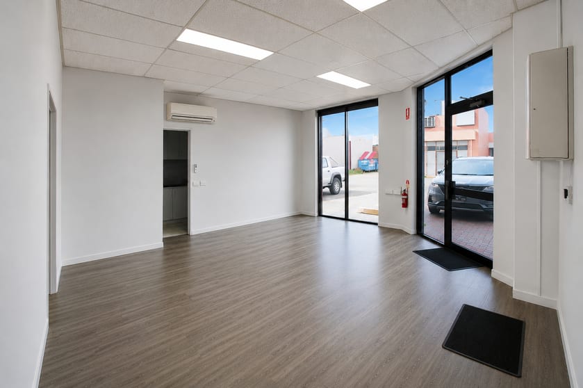 Click to view all images 3/76 Lime Ave Mildura VIC 3500 - Image 2