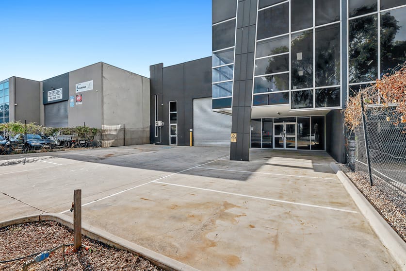 Click to view all images 50 Venture Drive Sunshine West VIC 3020 - Image 3