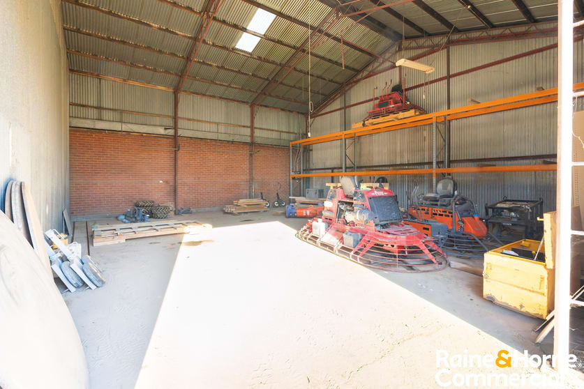 8/9 Railway street Wagga Wagga NSW 2650 - Image 2