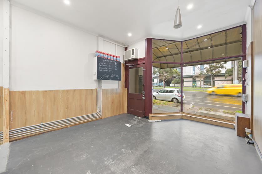 Click to view all images 100 St Kilda Road St Kilda VIC 3182 - Image 3