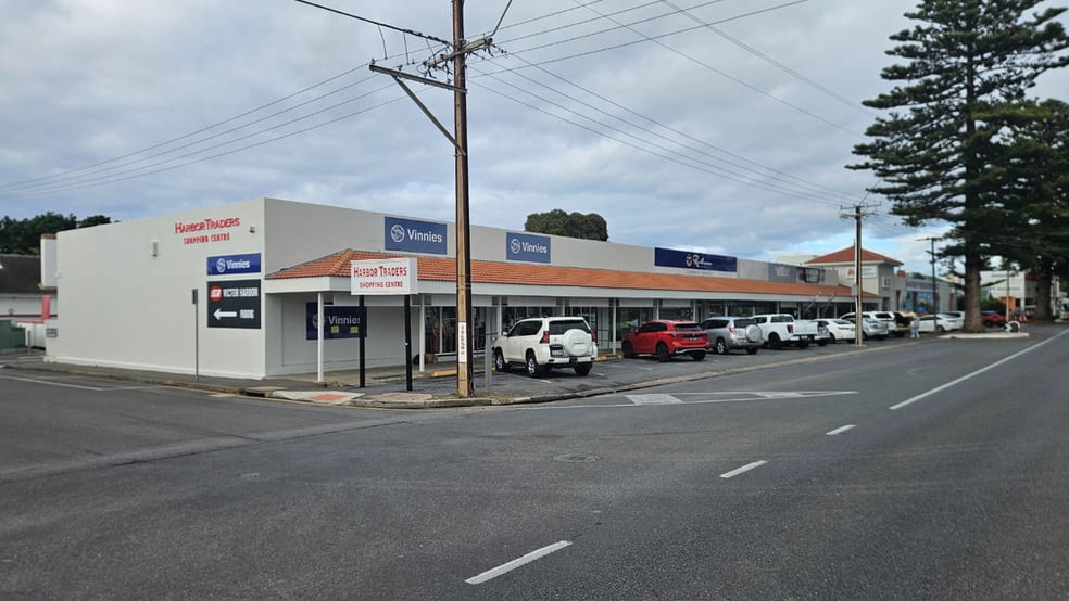 Click to view all images 68-78 Victoria Street Victor Harbor SA 5211 - Image 3