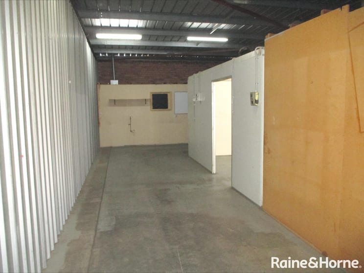 1/25 Griffin Avenue North Tamworth NSW 2340 - Image 2