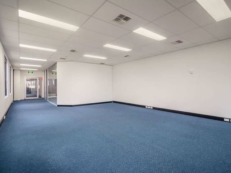 3/4 Stutt Avenue Doncaster VIC 3108 - Image 3