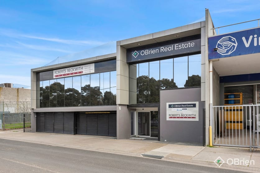 16 Blamey Place Mornington VIC 3931 - Image 1