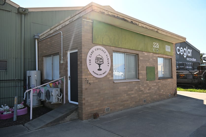 Click to view all images 6/448 Panmure Street South Albury NSW 2640 - Image 2