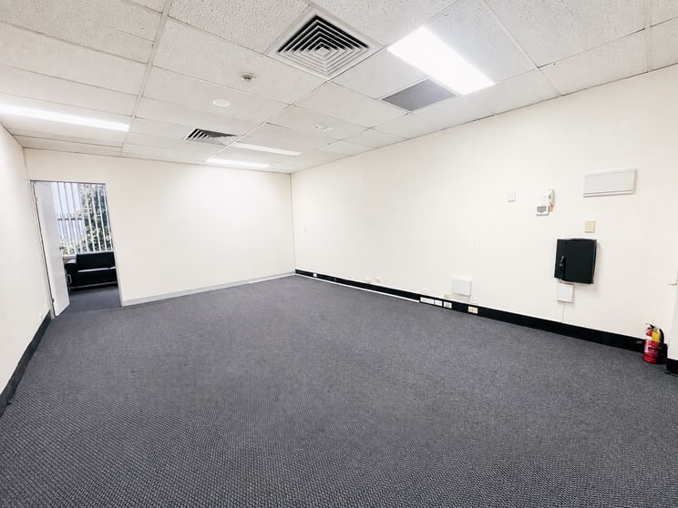 Click to view all images 19/10 Benson Street Toowong QLD 4066 - Image 3