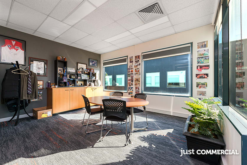 Click to view all images Front 1st Floor/1040 Dandenong Road Carnegie VIC 3163 - Image 3