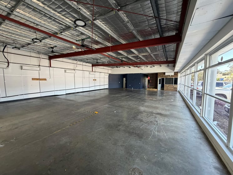 Click to view all images 2/2 Newspaper Place Maroochydore QLD 4558 - Image 3