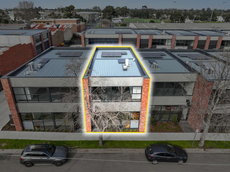 Click to view all images 9/8-20 King Street Oakleigh VIC 3166 - Image 2