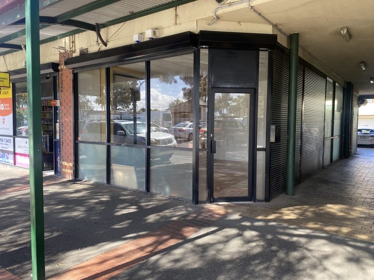 Click to view all images 7a Victoria Square St Albans VIC 3021 - Image 1