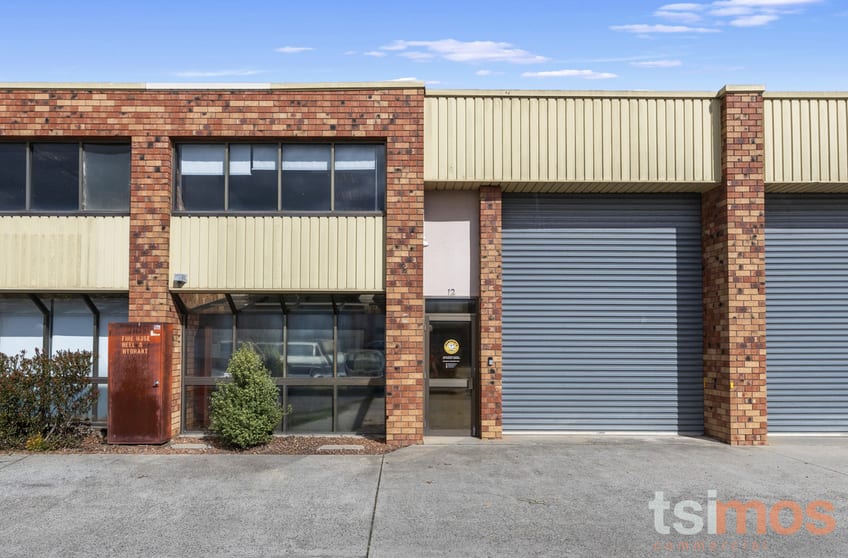 Click to view all images 12/2 Garden Boulevard Dingley Village VIC 3172 - Image 1