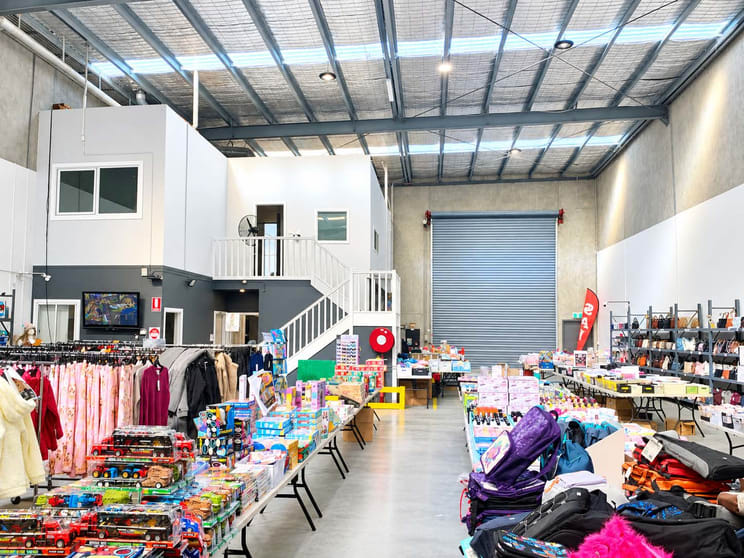 Click to view all images 5 Beatrice Avenue Heidelberg West VIC 3081 - Image 2