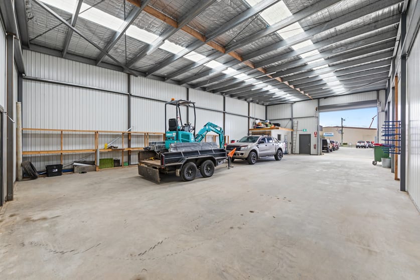 Click to view all images 4/14 Coronet Street Wendouree VIC 3355 - Image 3