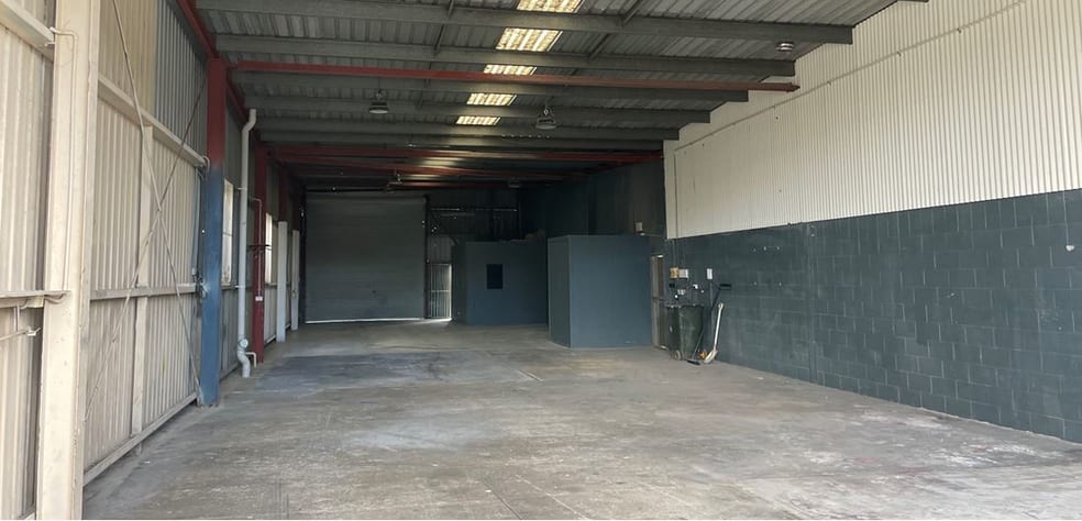 Click to view all images 6/22 WHITES ROAD Petrie QLD 4502 - Image 4
