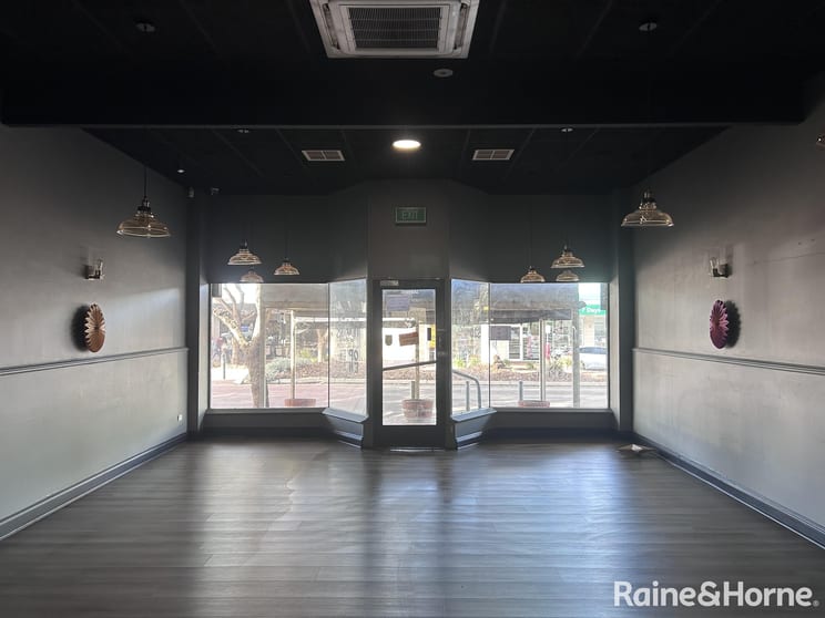 Click to view all images 55 Bridge Street Murray Bridge SA 5253 - Image 2