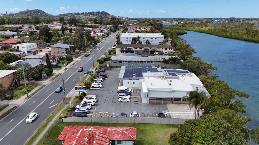 Click to view all images 212 Kennedy Drive Tweed Heads West NSW 2485 - Image 4