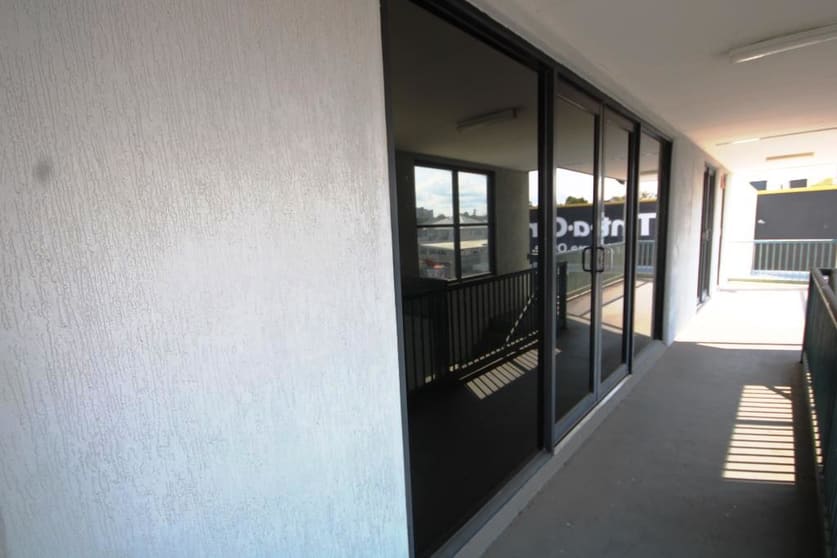 Click to view all images 4 B/138 George Street Rockhampton City QLD 4700 - Image 2