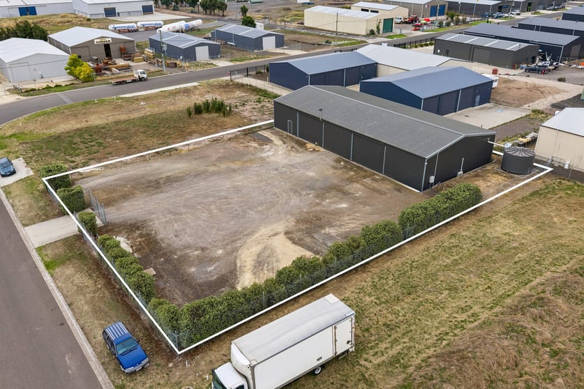 Click to view all images 27 Hugh Murray Drive Colac East VIC 3250 - Image 1