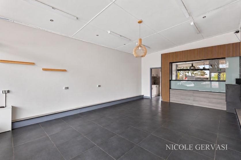 Click to view all images 134 Snell Grove Oak Park VIC 3046 - Image 3