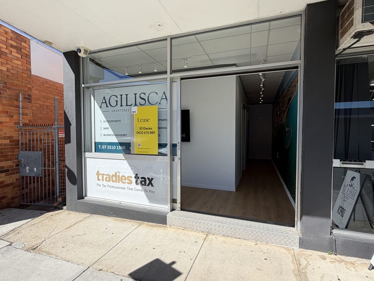 1/106 Sutton Street Redcliffe QLD 4020 - Image 3