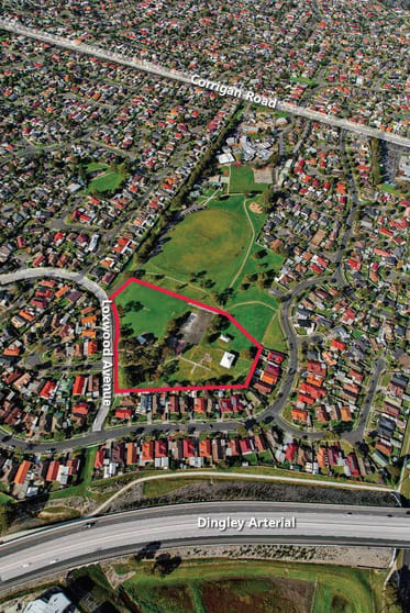 21 Loxwood Avenue Keysborough VIC 3173 - Image 2