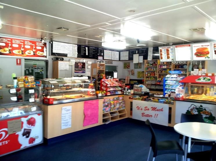 Click to view all images 25E Fitzroy St Walcha NSW 2354 - Image 2