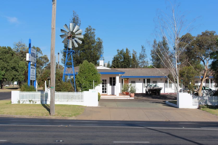 Click to view all images Young NSW 2594 - Image 2