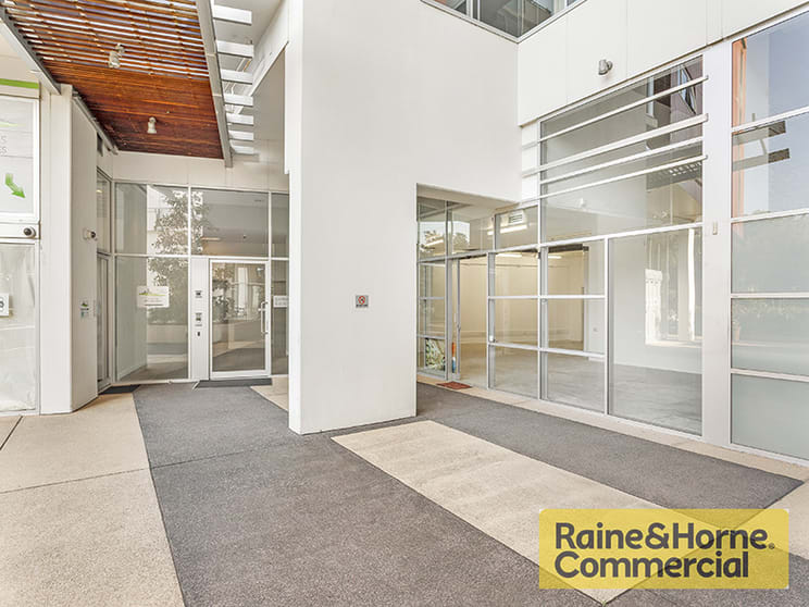 Click to view all images 815/3 Parkland Boulevard Brisbane City QLD 4000 - Image 2