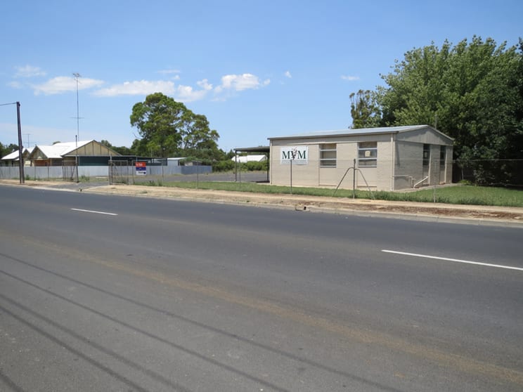 Click to view all images 4 Smith Street Naracoorte SA 5271 - Image 1