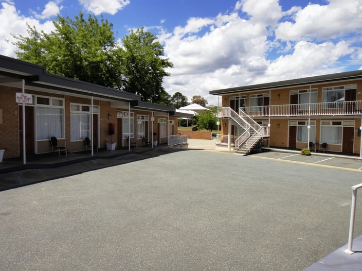 Click to view all images Queanbeyan NSW 2620 - Image 3