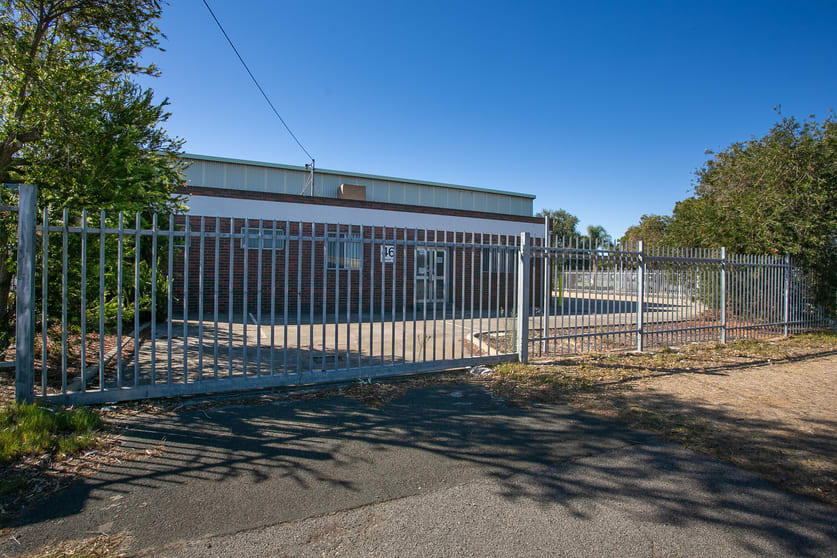 Click to view all images 46 Tennant Street Welshpool WA 6106 - Image 3