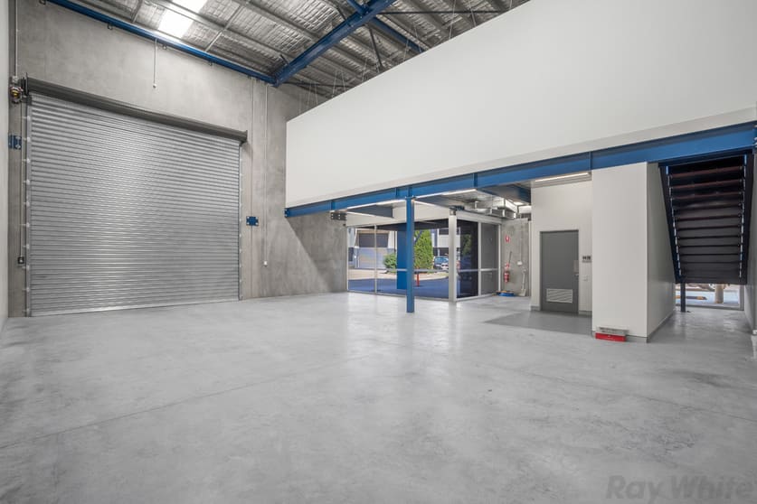 Click to view all images 27/35 Paringa Road Murarrie QLD 4172 - Image 3