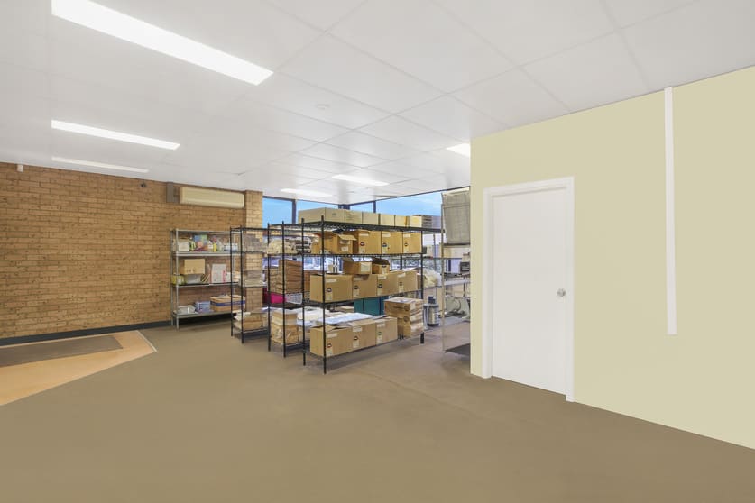 Click to view all images 21 Sir Joseph Banks Street Botany NSW 2019 - Image 3
