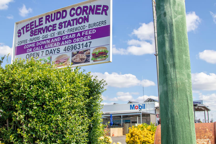 Click to view all images 15261 New England Highway Nobby QLD 4360 - Image 3