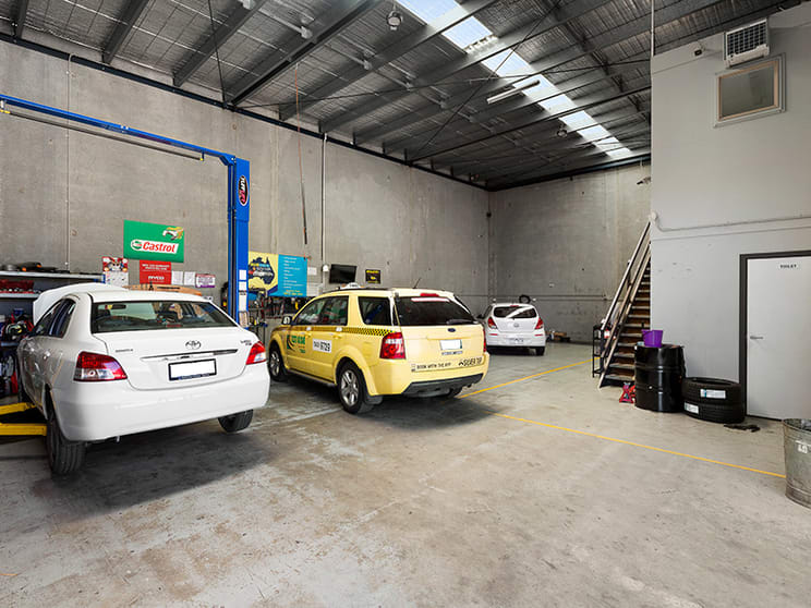 Click to view all images Total/67 Elm Park Drive Hoppers Crossing VIC 3029 - Image 3