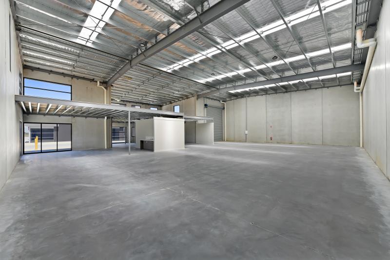 Click to view all images 23 Hill Street Pakenham VIC 3810 - Image 2