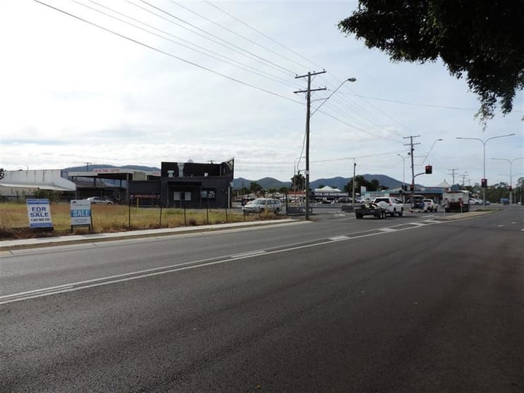 Click to view all images 23-27 Bridge Street Berserker QLD 4701 - Image 3