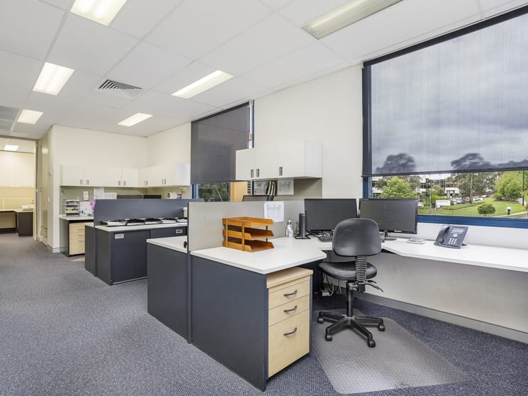 2.02/29-31 Solent Circuit Norwest NSW 2153 - Image 3