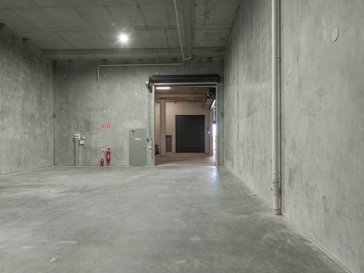 Click to view all images 18/8 Jullian Close Banksmeadow NSW 2019 - Image 3