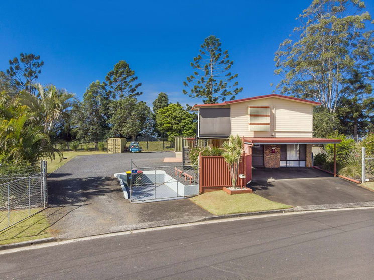 Click to view all images 9 Owens Crescent Alstonville NSW 2477 - Image 2