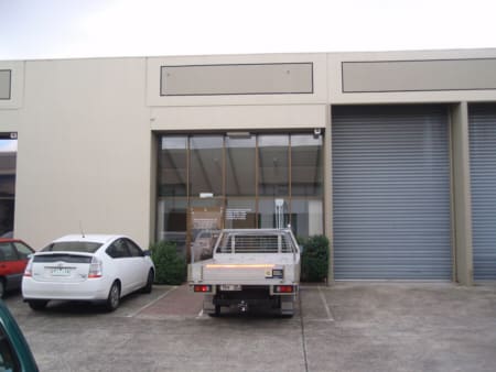 Click to view all images Unit 6, 26 Howleys Road Notting Hill VIC 3168 - Image 1