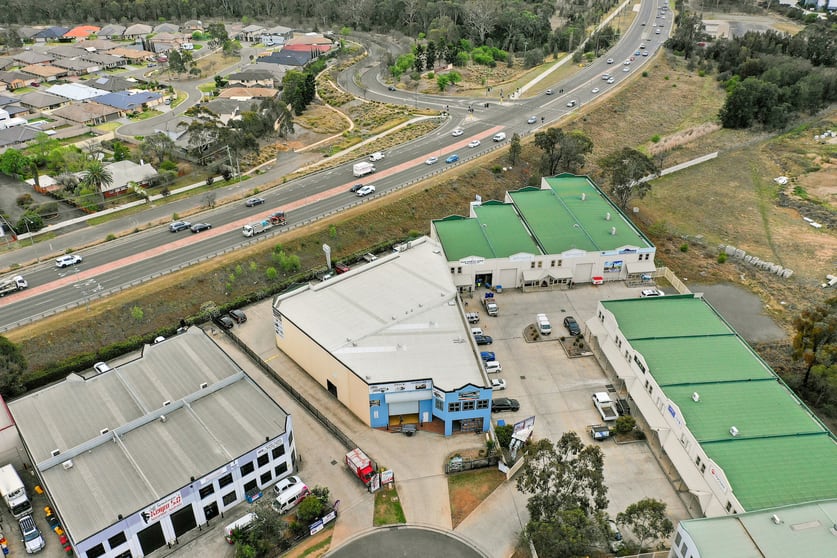 Click to view all images 1 & 2/7 Maxwell Place Narellan NSW 2567 - Image 3