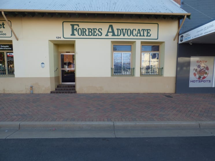Click to view all images 122-124 Lachlan Street Forbes NSW 2871 - Image 2