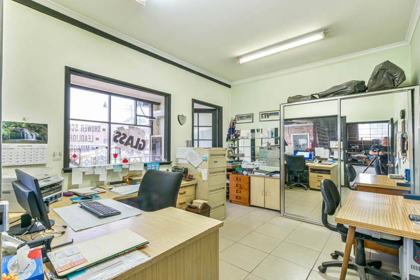 Click to view all images 31 Carlingford Street Regents Park NSW 2143 - Image 3