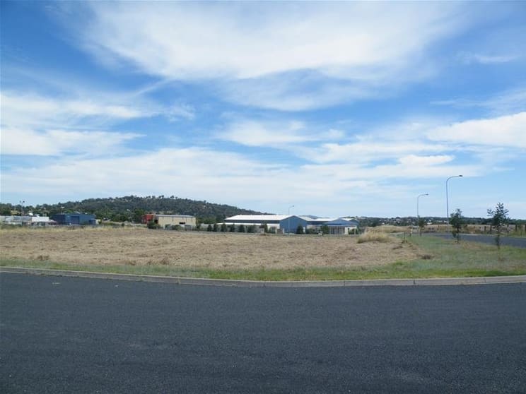 Click to view all images 5-7 Dragon Street Quirindi NSW 2343 - Image 3