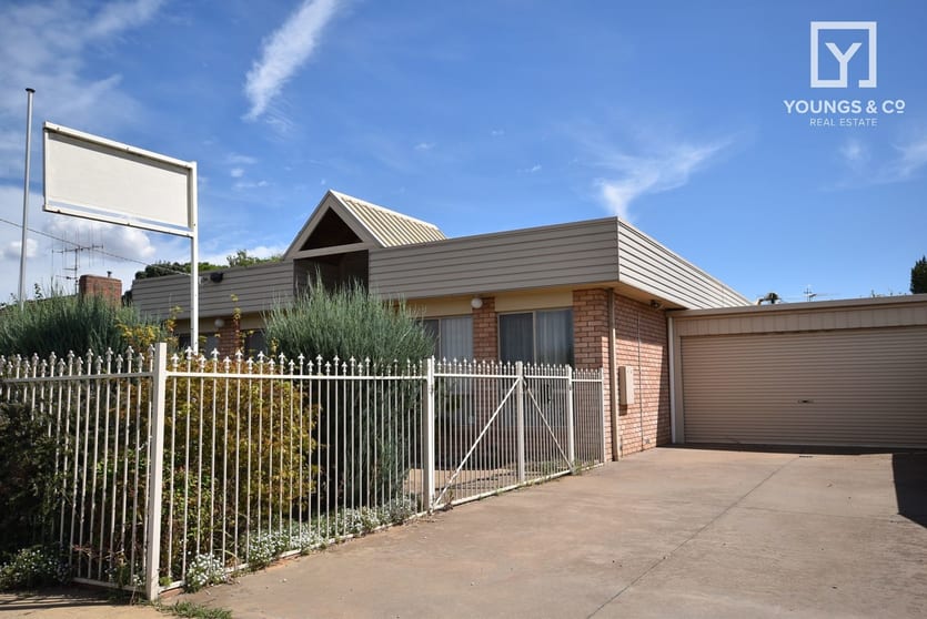 Click to view all images 12 Wyndham St Shepparton VIC 3630 - Image 1